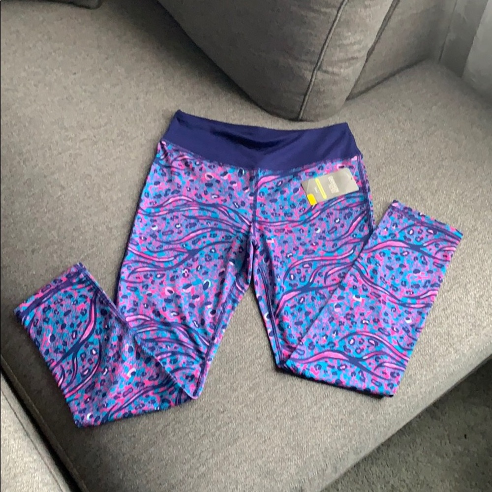 NWT Danskin drimore leggings Size Lg 10/12